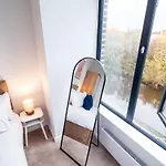 Apartment Riverside Dock 2br Parking