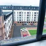 Riverside Dock 2br Parking *