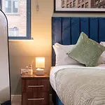 Riverside Dock 2br Parking *