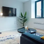 Riverside Dock 2br Parking * Leeds (West Yorkshire)
