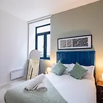 Apartment Riverside Dock 2br Parking