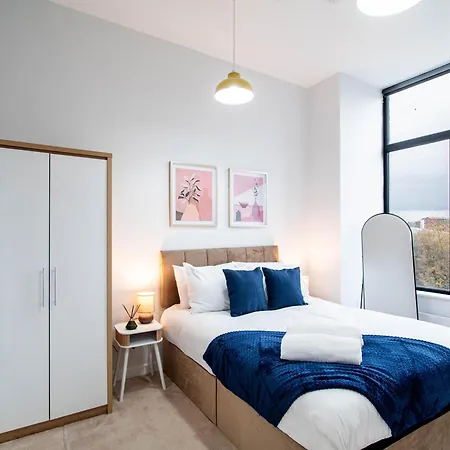 Modern 2-bed Waterfront At Dock *
