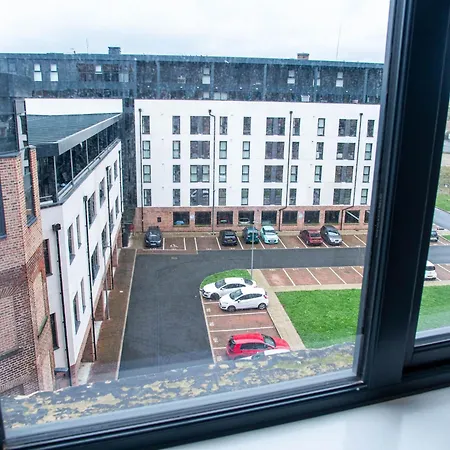 Modern 2-bed Waterfront At Dock *