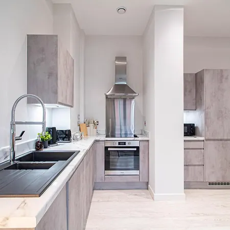 2br River View Dock L Free Parking דירה לידס