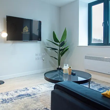 Modern 2-bed Waterfront At Dock * ليدز