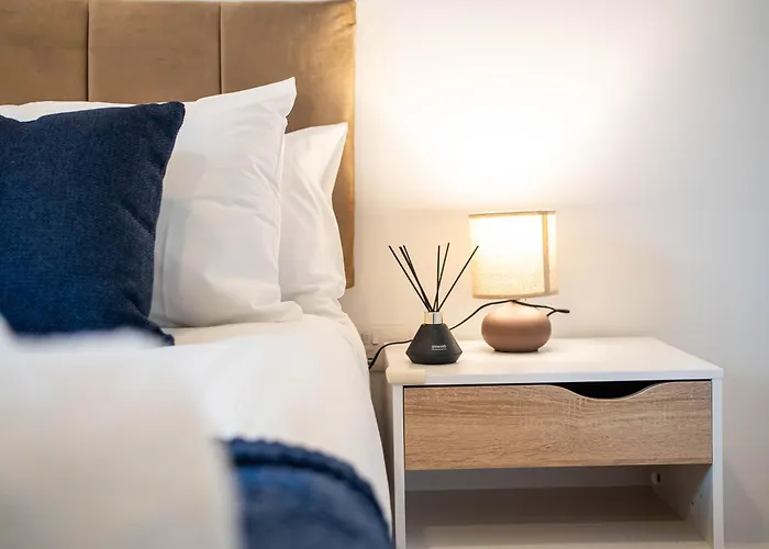 2br River View Dock L Free Parking *