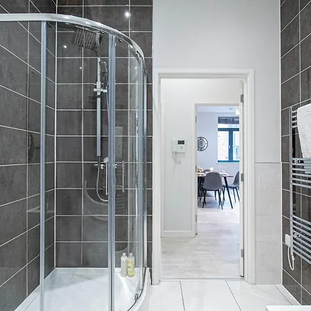 Victoria Riverside River View