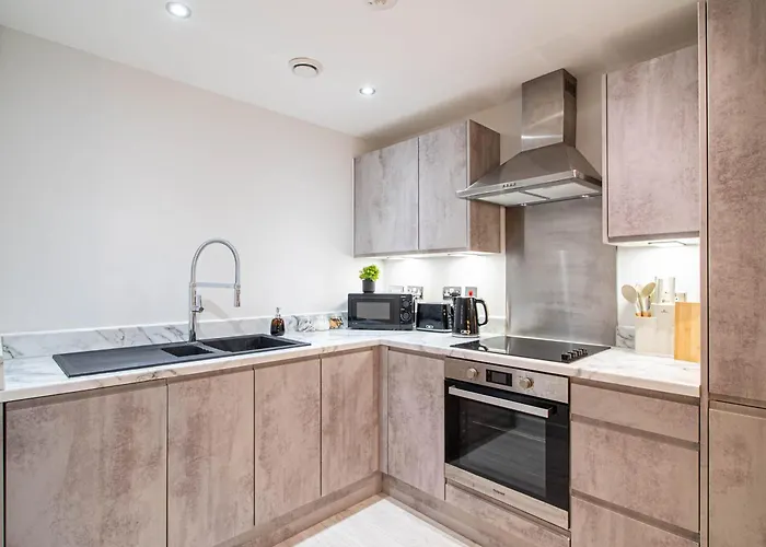 Victoria Riverside River View